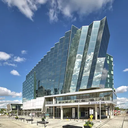 Doubletree By Hilton Edmonton Downtown-3